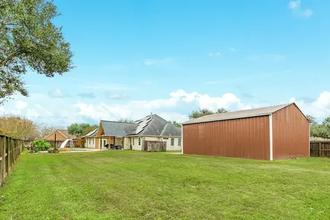 900 N Belle Street Angleton TX 77515