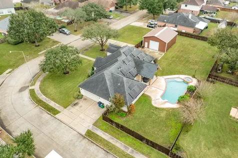 900 N Belle Street Angleton TX 77515