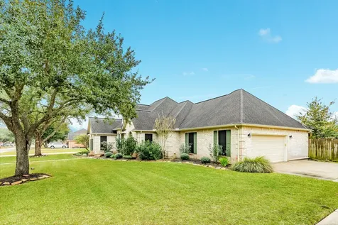 900 N Belle Street Angleton TX 77515
