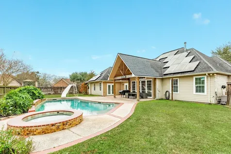 900 N Belle Street Angleton TX 77515