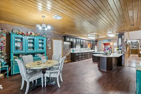 1314 N Tammye Lane Madisonville TX 77864