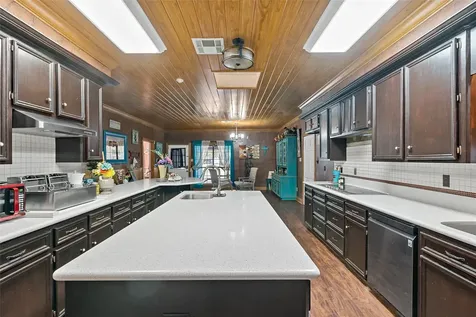 1314 N Tammye Lane Madisonville TX 77864