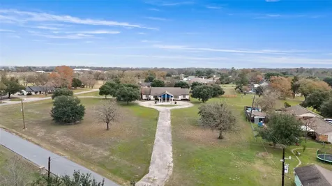 1314 N Tammye Lane Madisonville TX 77864