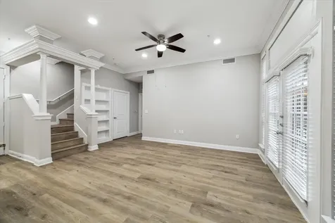 5353 Memorial Drive 1038 Houston TX 77007