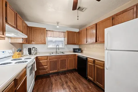 409 Mcphail Street Tomball TX 77375