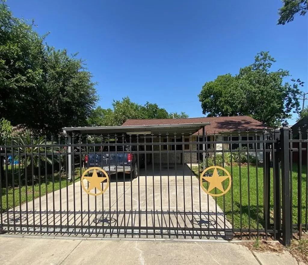 6623 Cresthill Street Houston TX 77033