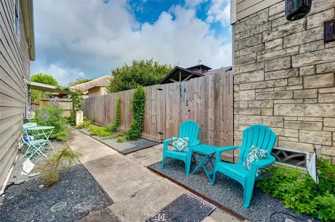 5205 Irvington Boulevard Houston TX 77009