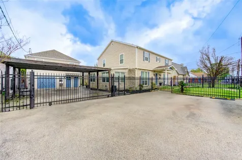 5205 Irvington Boulevard Houston TX 77009
