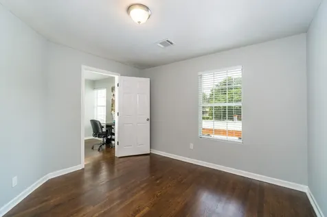 5205 Irvington Boulevard Houston TX 77009