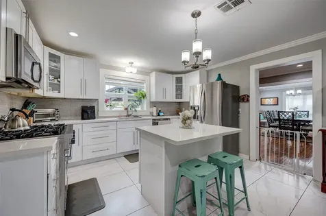 5205 Irvington Boulevard Houston TX 77009
