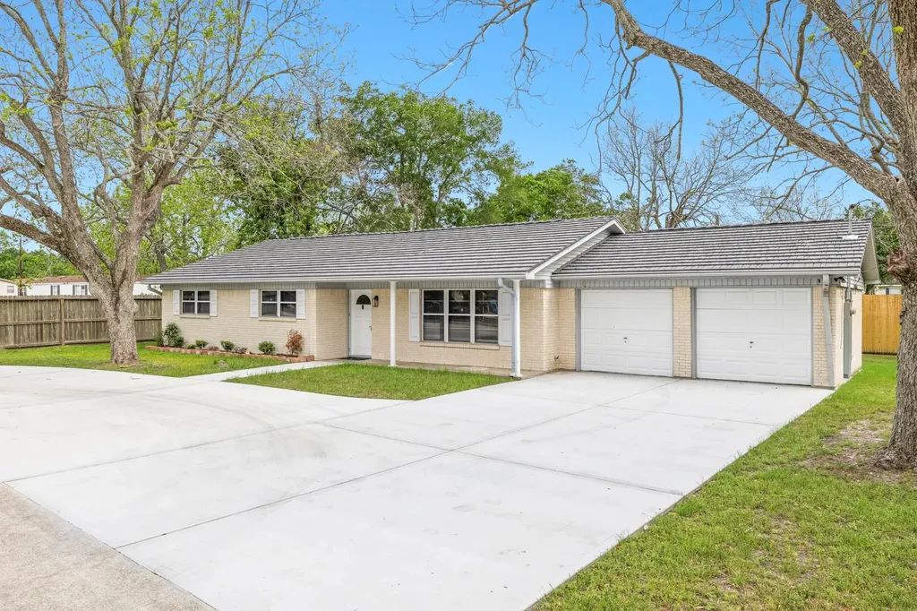 202 Massey Tompkins Road Baytown TX 77521