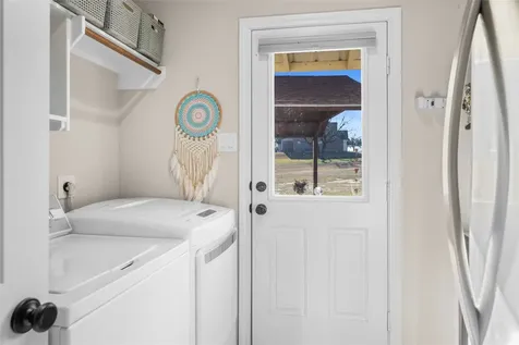 9467 Loop Road Bellville TX 77418
