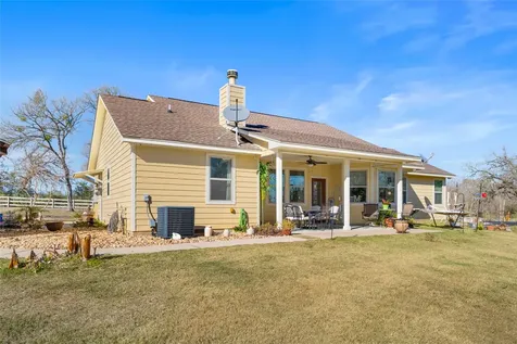9467 Loop Road Bellville TX 77418