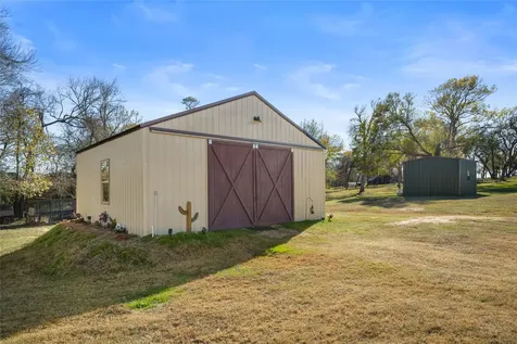 9467 Loop Road Bellville TX 77418