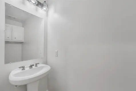 650 Westcross Street 70 Houston TX 77018