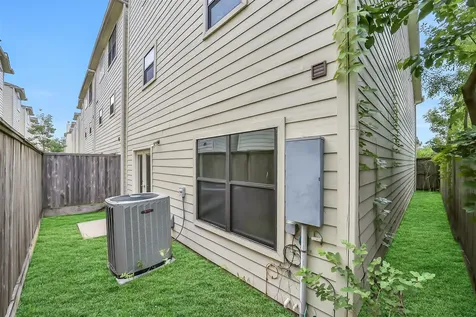 650 Westcross Street 70 Houston TX 77018