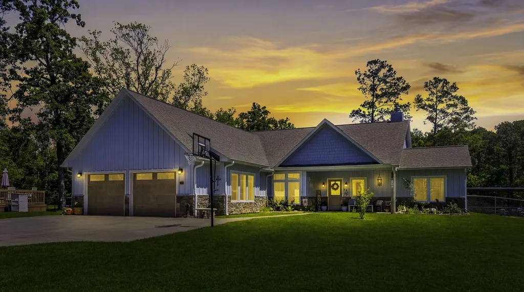 229 Knollwood Creek Onalaska TX 77360