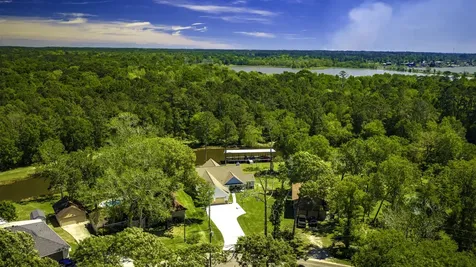 229 Knollwood Creek Onalaska TX 77360