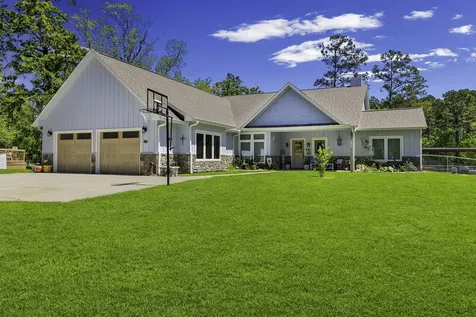 229 Knollwood Creek Onalaska TX 77360