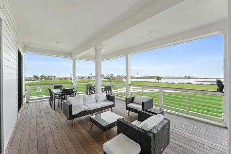10818 Sweetwater Cove Boulevard Galveston TX 77554
