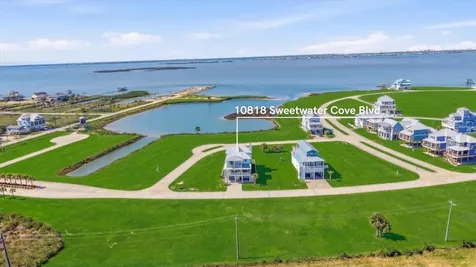 10818 Sweetwater Cove Boulevard Galveston TX 77554