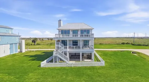 10818 Sweetwater Cove Boulevard Galveston TX 77554