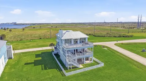 10818 Sweetwater Cove Boulevard Galveston TX 77554