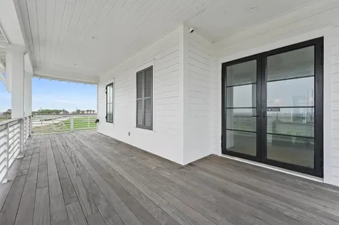 10818 Sweetwater Cove Boulevard Galveston TX 77554