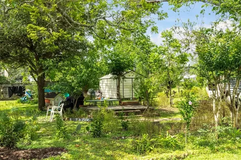 233 Hamilton Street West Columbia TX 77486
