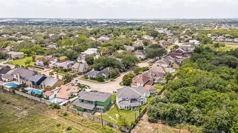 8002 N Circle Drive Houston TX 77071