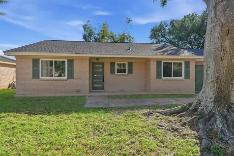 5002 Cedar Creek Drive Dickinson TX 77539