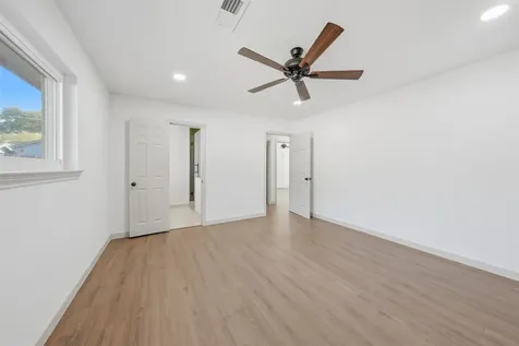 5002 Cedar Creek Drive Dickinson TX 77539