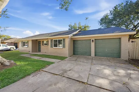 5002 Cedar Creek Drive Dickinson TX 77539