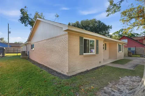 5002 Cedar Creek Drive Dickinson TX 77539