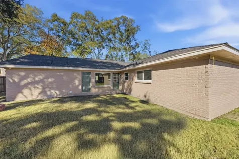 5002 Cedar Creek Drive Dickinson TX 77539