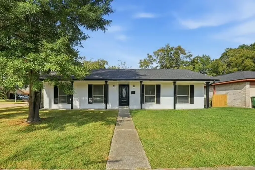 703 Reseda Drive Houston TX 77062