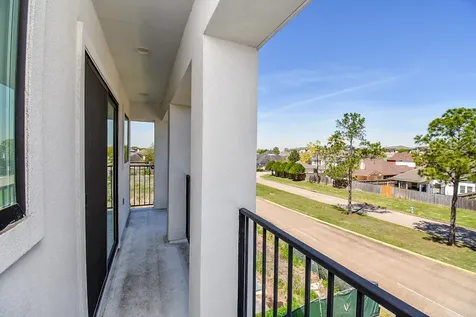 15000 S Richmond Avenue 6 Houston TX 77082