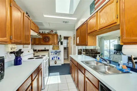 22807 Camino Street Galveston TX 77554