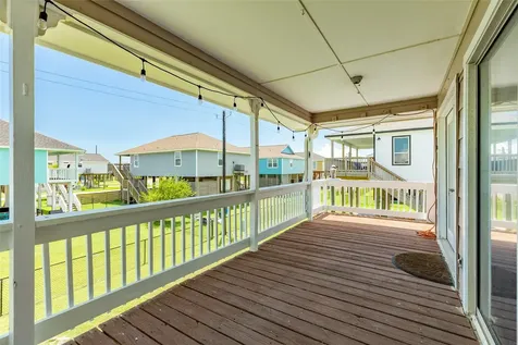 22807 Camino Street Galveston TX 77554