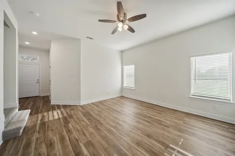 408 W Marlin Street Willis TX 77378