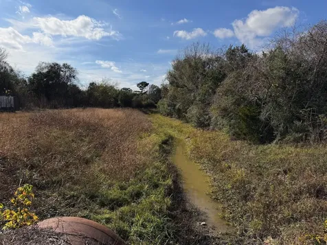 851 County Road 149 Alvin TX 77511