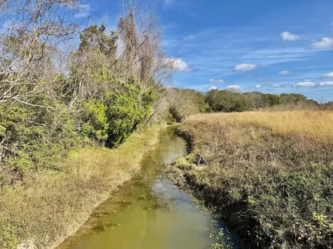 851 County Road 149 Alvin TX 77511