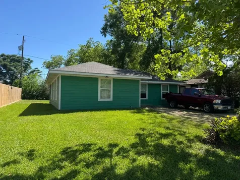 5846 Westover Street Houston TX 77033