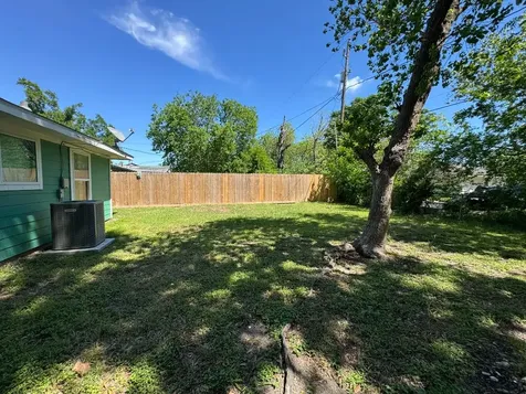 5846 Westover Street Houston TX 77033