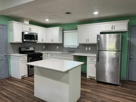 5846 Westover Street Houston TX 77033