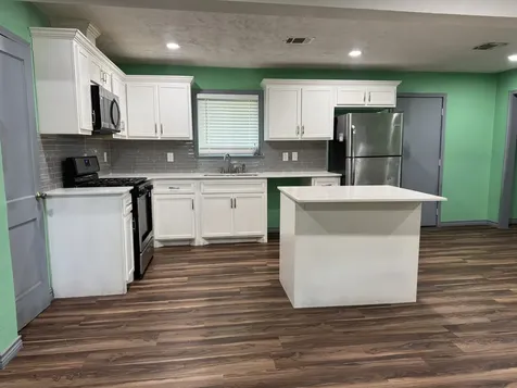 5846 Westover Street Houston TX 77033