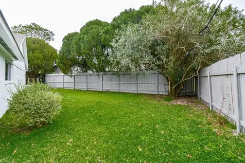 8518 Braesview Lane Houston TX 77071