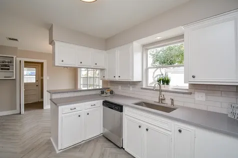 8518 Braesview Lane Houston TX 77071