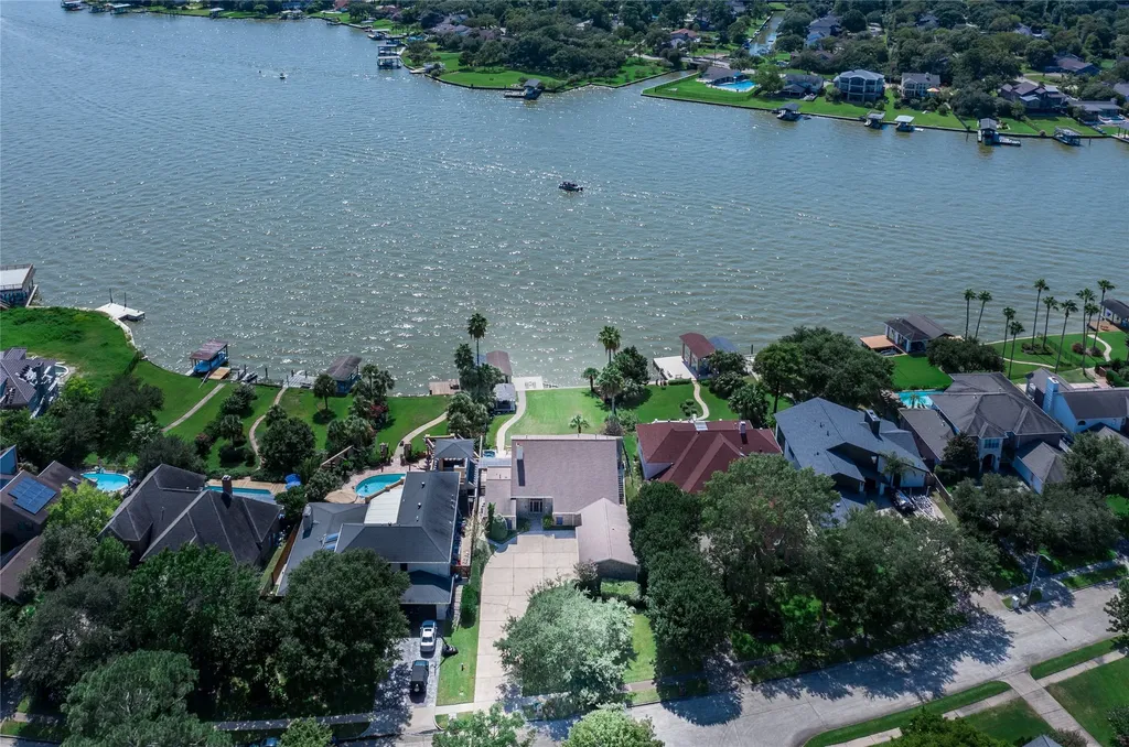 1623 Lake Arbor Drive El Lago TX 77586