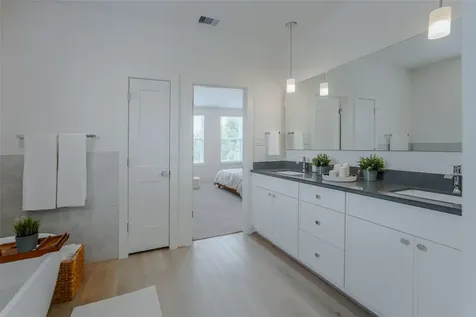 862 Paul Quinn Street Unit B Houston TX 77091